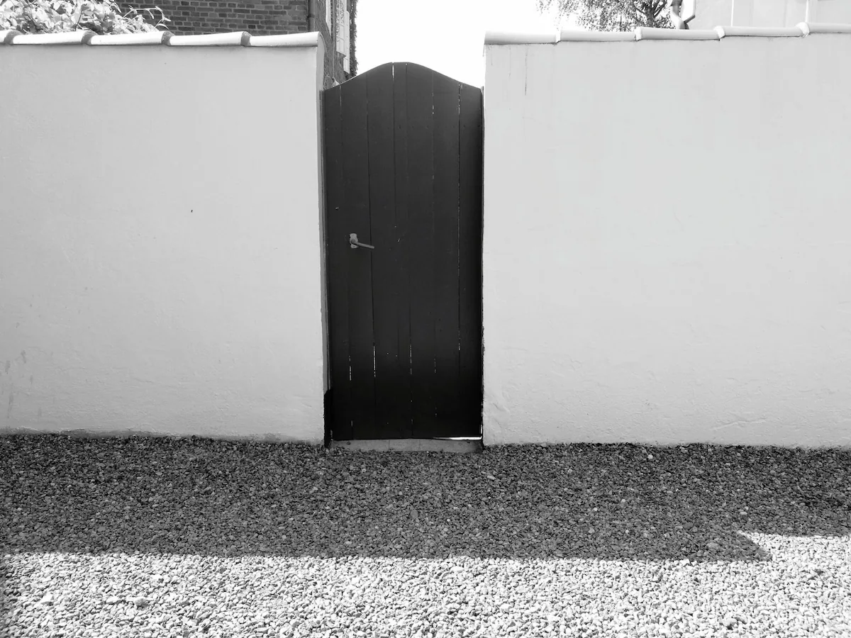 Minimalist Concrete Fence